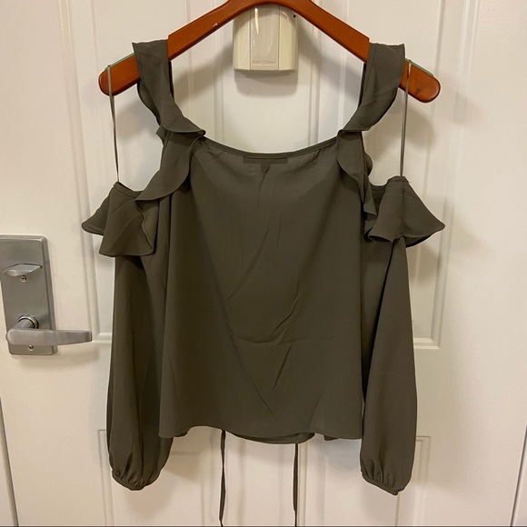 NWOT Long Cold Shoulder The Shoulder Blouse - Picture 2 of 7